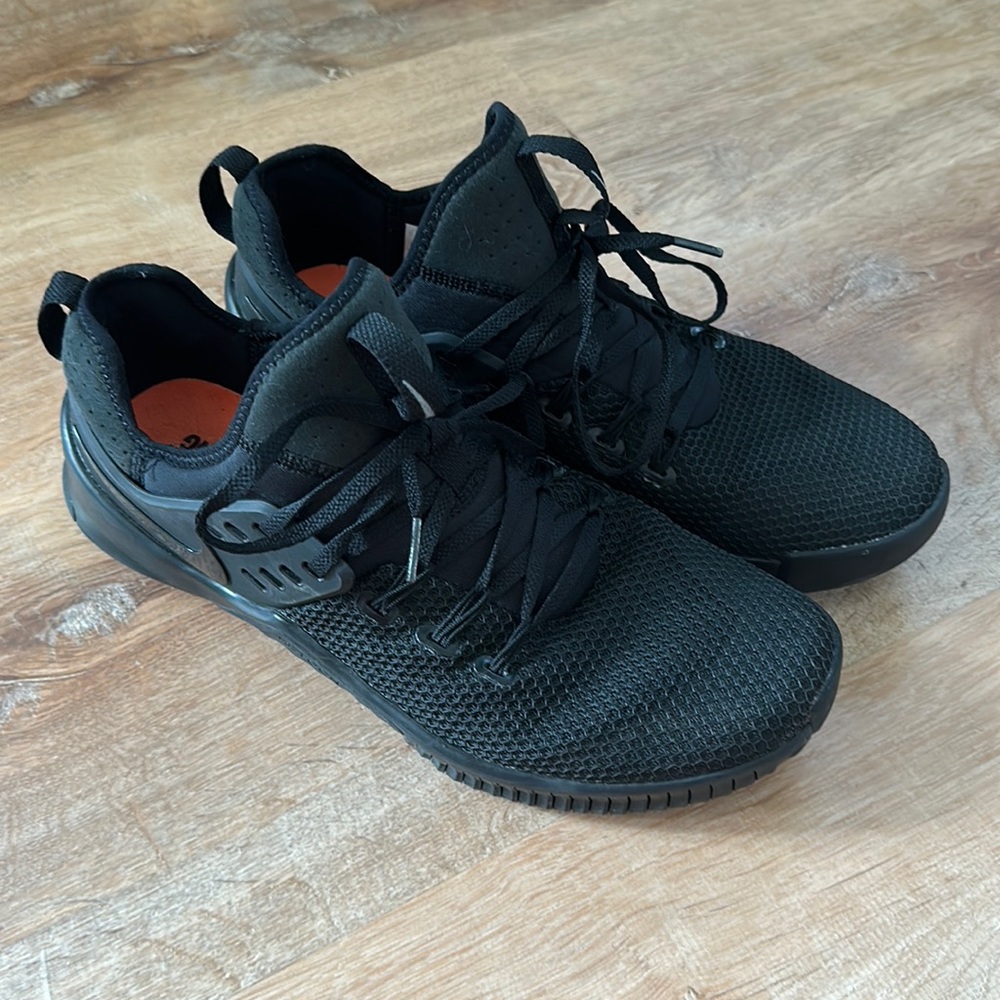 Nike Mecton Black Size 11